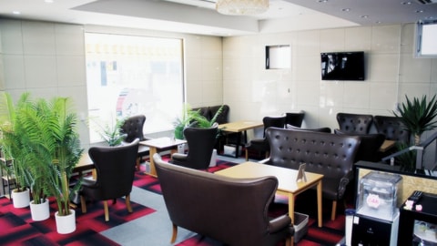 Lobby lounge