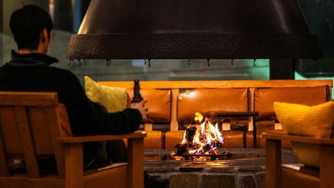 Lobby lounge