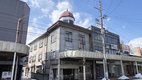Primary image