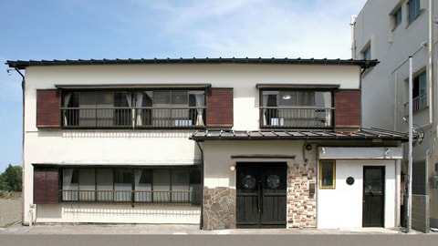 Primary image