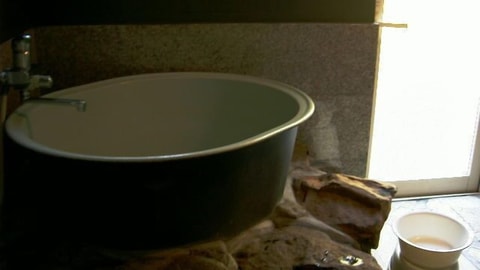 Bathroom sink