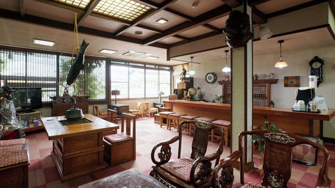 Lobby lounge