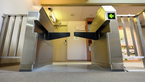 Check-in/check-out kiosk