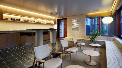 Lobby lounge