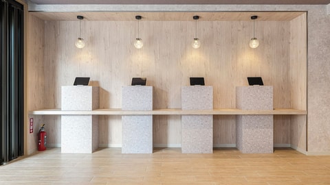 Check-in/check-out kiosk