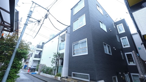 Primary image