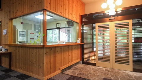 Check-in/check-out kiosk