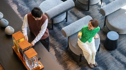 Lobby lounge