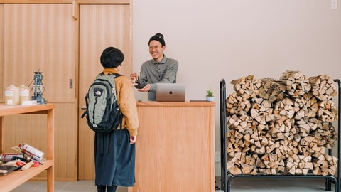 Check-in/check-out kiosk