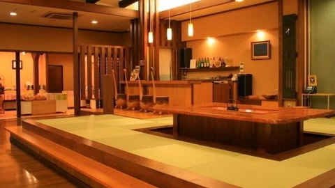 Lobby lounge