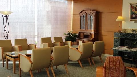 Lobby lounge