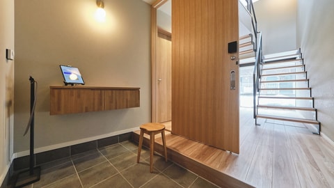 Check-in/check-out kiosk