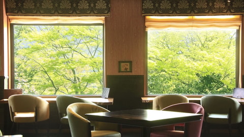 Lobby lounge