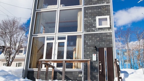 Primary image