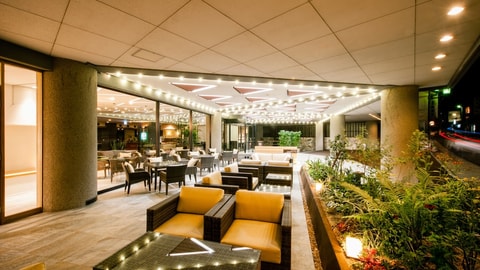 Lobby lounge