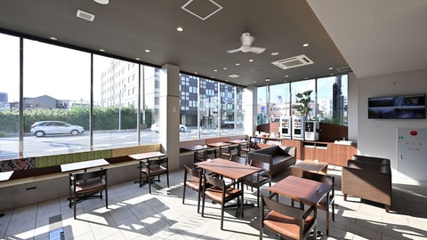 Lobby lounge