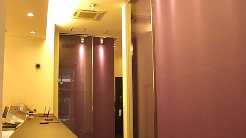 Check-in/check-out kiosk
