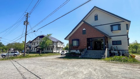 Primary image