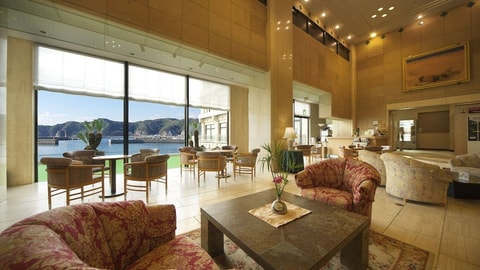 Lobby lounge