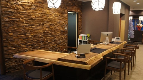 Lobby lounge