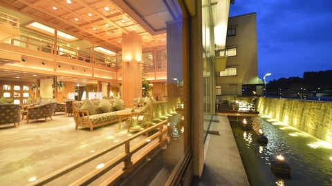 Lobby lounge