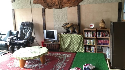 Lobby lounge
