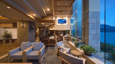 Lobby lounge