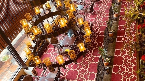 Lobby lounge