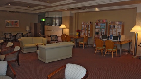 Lobby lounge