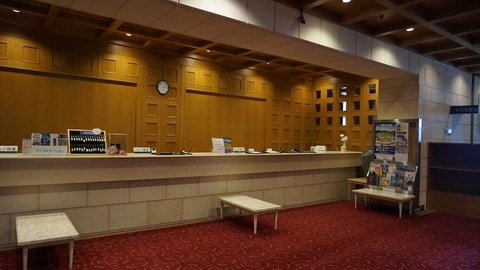 Check-in/check-out kiosk