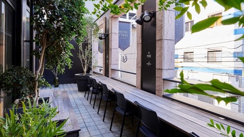 Lobby lounge