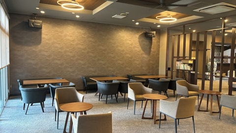 Lobby lounge