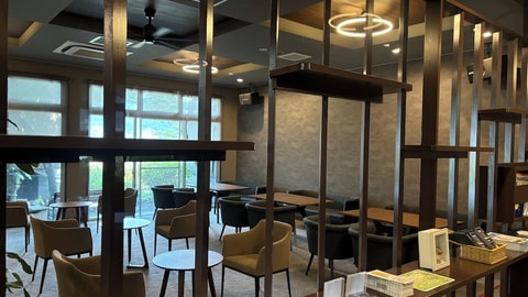 Lobby lounge