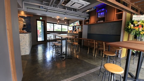 Lobby lounge