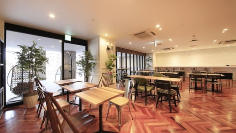 Lobby lounge
