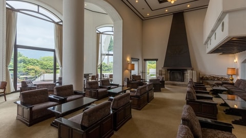 Lobby lounge