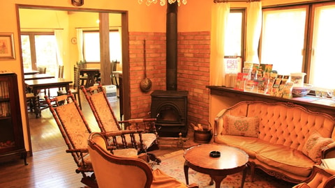 Lobby lounge