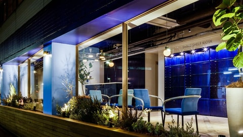 Lobby lounge