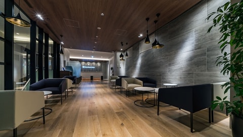 Lobby lounge