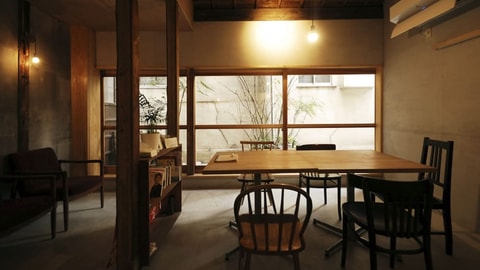 Lobby lounge