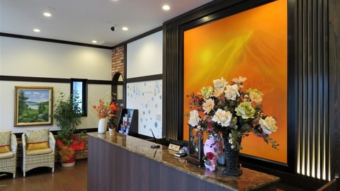 Check-in/check-out kiosk