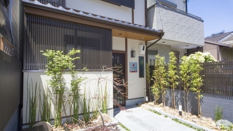 Primary image