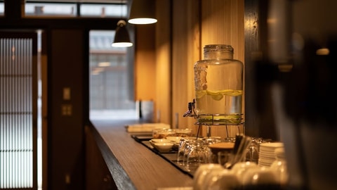 Lobby lounge