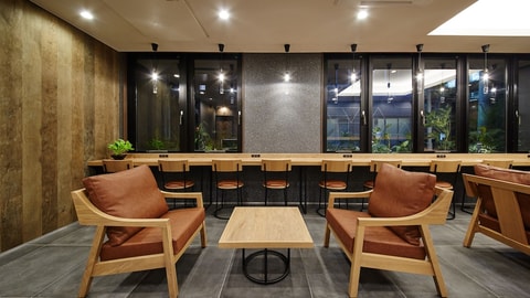 Lobby lounge