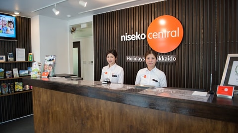 Check-in/check-out kiosk
