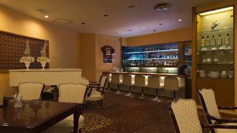 Check-in/check-out kiosk