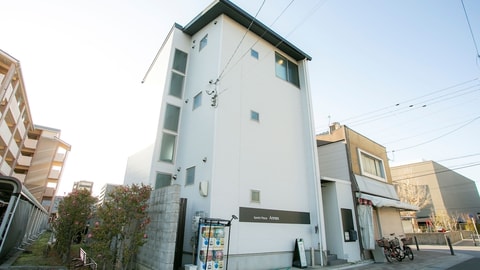 Primary image