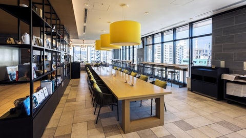 Lobby lounge