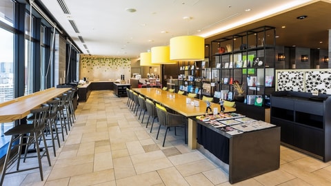 Lobby lounge