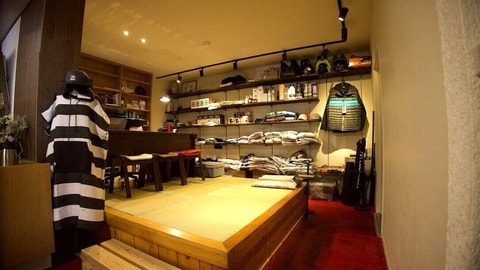 Concierge desk